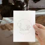 Mond, Katze, Bücher | Personalisierter Prägestempel mit Text und Namen | Prägesiegel wählbar | Geburtstag Geschenk für Buch- und Katzenliebhaber