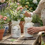 Personlig Hands in Hands Flower Butterfly Ceramic Vase med namn och text Heminredning Mors dag present till mamma mormor
