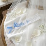 Lazo de Encaje Personalizado Flor Mariposa Corazón Algo Azul Liga de Boda con Texto Bordado Recuerdo de Boda Regalo para Novia