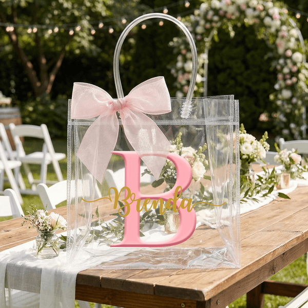 Personalisierte Hochzeit Geschenktüte mit Namen und Initiale | Transparente PVC-Tasche mit Schleife | Mitgebsel | JGA Geschenk für Gäste Brautjungfern