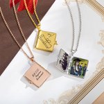 Personalisierte Mini-Album Halskette mit 4 Fotos und Gravur | aufklappbares Medaillon | Andenken zur Graduierung | Abschluss Geschenk für Absolventen