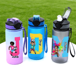 Botella de agua para niños de 17 oz con nombre e inicial para beber a diario Regalo del Día del Niño para niños y niñas