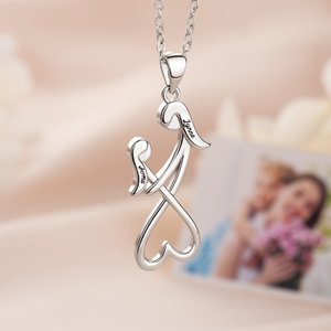 Collana personalizzata di abbracci madre-figlia a forma di cuore con nome Gioielli delicati da indossare quotidianamente Regalo per la festa della mamma per la nonna
