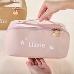Personalizado Nombre Flor Multi-Compartimento PU Bolsa de maquillaje de cuero con nombre Esenciales de viaje Regalo de cumpleaños para Hermanas Amigos