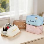 Personalizado Nombre Flor Multi-Compartimento PU Bolsa de maquillaje de cuero con nombre Esenciales de viaje Regalo de cumpleaños para Hermanas Amigos