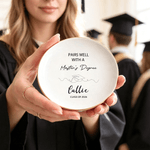 Graduación personalizada en blanco y negro de línea de diseño minimalista Maestro bandeja de joyería con el nombre y el año Regalo de graduación para la clase de 2026