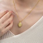 Personalizado Barroco Floral Cruz 2 Fotos Relicario Collar Dainty Joyería Bautizo Cumpleaños Día de la Madre Regalo para Mamá Abuela