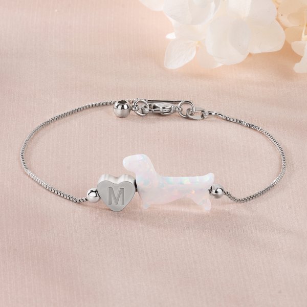 Gepersonaliseerde hart-vormige initiële kraal Opaal teckel armband verjaardag Memorial Gift voor hondenbezitters liefhebbers