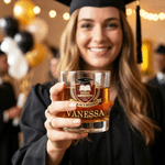 Personligt medicinskt emblem i collegestil 10 oz whiskyglas med namn för dagligt drickande Examensgåva för akademiker inom medicinsk arkitektur
