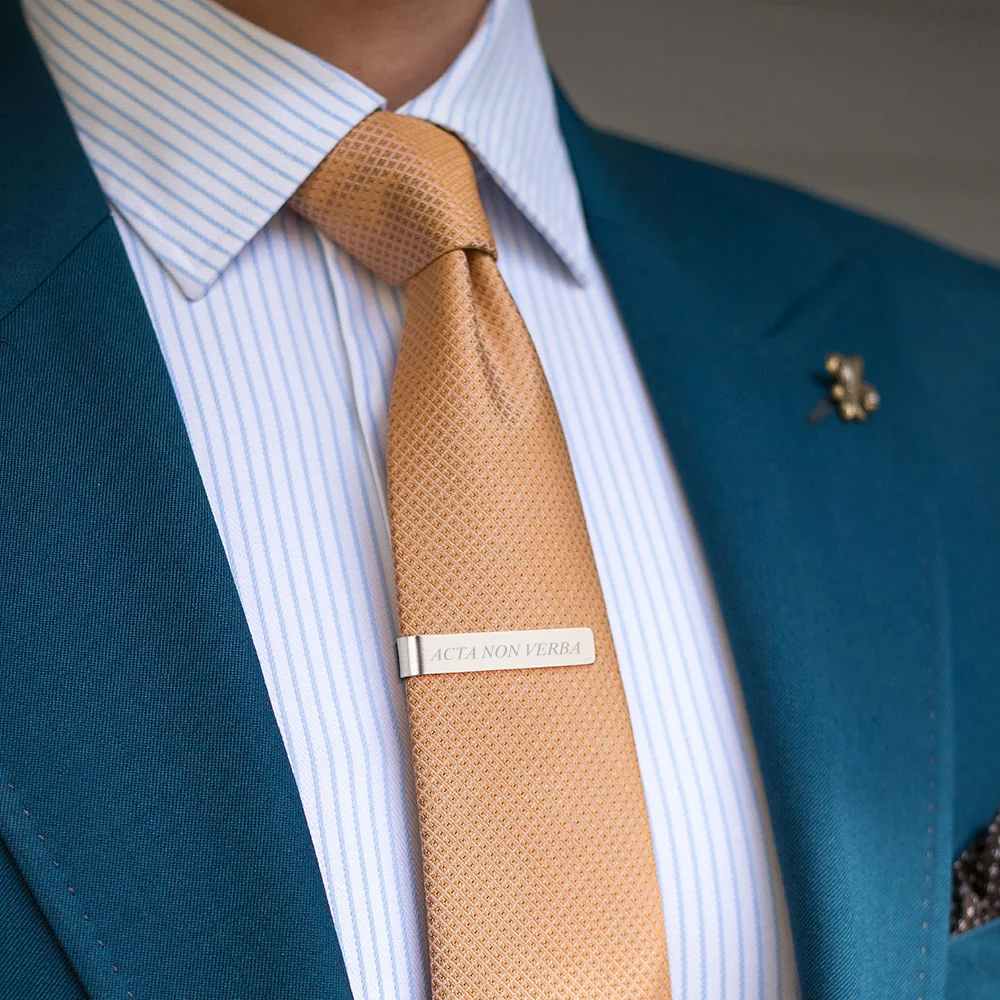 Personalisierte Krawattenklammer mit Wunschgravur | Krawattennadel | Herren-Accessoire | Jahrestag Geburtstag Hochzeit Geschenk für Männer