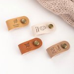 Gepersonaliseerde schattige garenbal kat PU leer gehaakt gebreide tags met klinknagels Set van 5 Verjaardag Handwerk Shop cadeau voor liefhebbers van haken