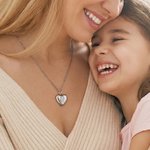 Personalised Simple Line Family Photo Heart-Shaped Locket Necklace Dainty Jewellery Birthday Mother's Day Gift for Mom Family