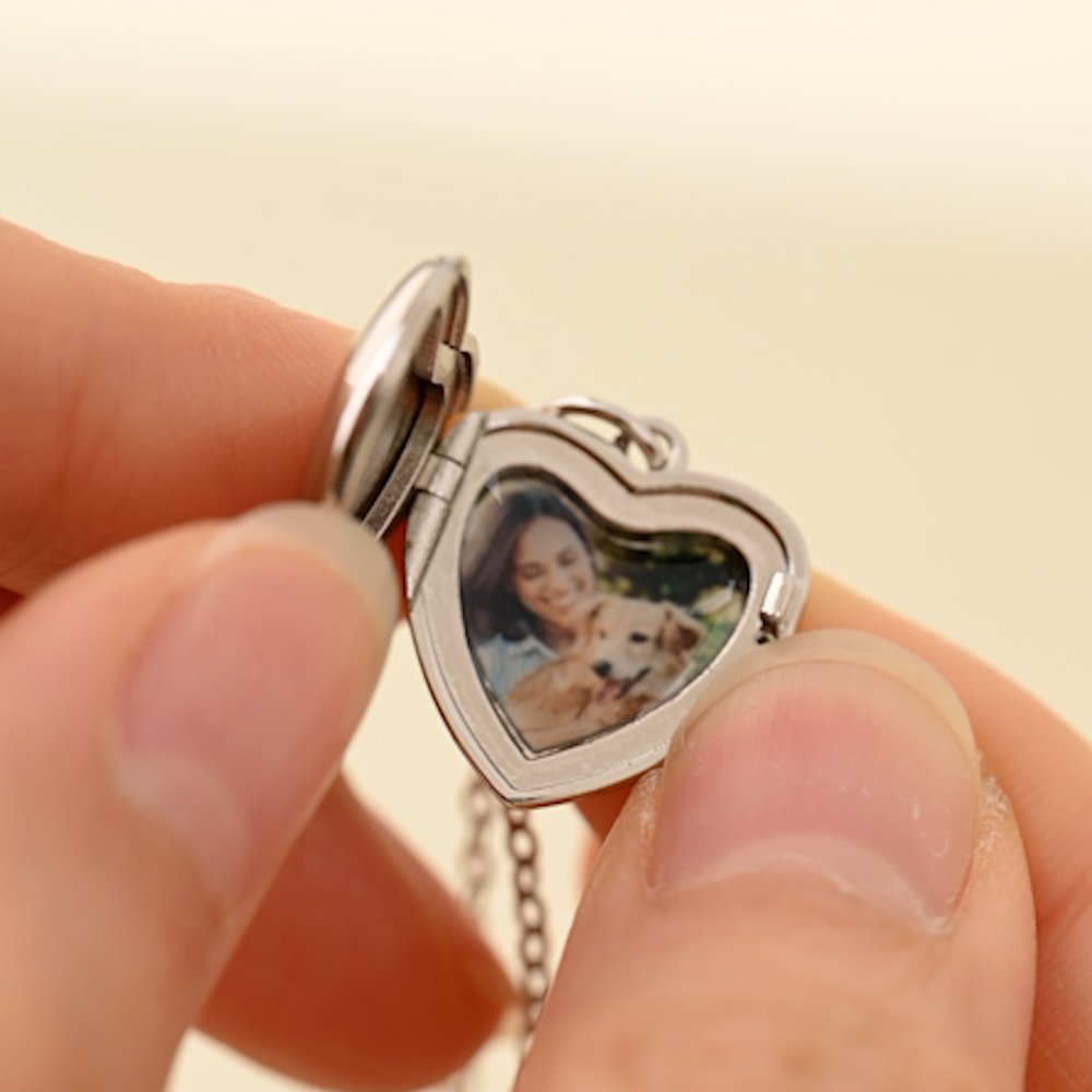Personalized Simple Line Family Photo Heart-Shaped Locket Necklace Dainty Jewelry Birthday Mother's Day Gift for Mom Family 3