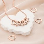 Un homenaje para llevar a toda tu familia — Collar personalizado con colgante de contorno de corazón y 1 a 12 nombres grabados para ella