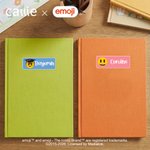 Personnalisé Emoji Scène ludique Lot de 2 autocollants imperméables avec nom Retour à l'école Cadeau d'anniversaire pour les enfants | Callie × emoji ™