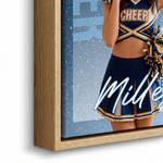 Personlig lerretstrykk med cheerleadingbilde og trykt glitter pluss navn og år som flott gave til kampdag eller sesongavslutning
