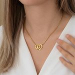 Un homenaje para llevar a toda tu familia — Collar personalizado con colgante de contorno de corazón y 1 a 12 nombres grabados para ella