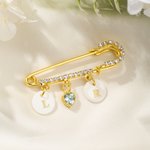 Personalisierte Initial Shell Charm Sicherheit Brosche etwas blau Pin mit Herz-Anhänger Hochzeitstag Geschenk für Braut
