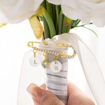 Personalisierte Initial Shell Charm Sicherheit Brosche etwas blau Pin mit Herz-Anhänger Hochzeitstag Geschenk für Braut