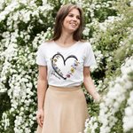Camiseta de cuello redondo personalizada con flores de nacimiento y 1 a 6 nombres de niños regalo de cumpleaños y Día de la Madre para mamá y abuela