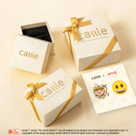 Personlig morsomt festende ansikt emoji fotball halskjede med gravert navn Game Day Sport Party gave til fotballfan | Callie × emoji ™
