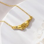 Collar personalizado Hand in Hand Pinky Promise con iniciales Dainty Jewelry Birthday Anniversary Gift for Couple Sister