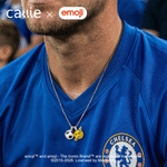 Personlig morsomt festende ansikt emoji fotball halskjede med gravert navn Game Day Sport Party gave til fotballfan | Callie × emoji ™