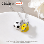 Personlig morsomt festende ansikt emoji fotball halskjede med gravert navn Game Day Sport Party gave til fotballfan | Callie × emoji ™