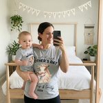 Personlig vår første morsdag 100% bomulls T-skjorte Baby Bodysuit med navn Bursdag morsdagsgave til babymor