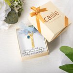 Gepersonaliseerde Bruidsboeketbedel met Blauw Kristal Gravure en Kaart Huwelijksgeschenk voor Bruid