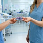 Insignia acrílica personalizada con nombre y texto Regalo de la semana de la enfermera para el personal médico de la enfermera
