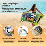 Personalisiertes Strandtuch mit Cartoon-Fußballspieler und Namen | mit Fußball-Muster | Geburtstagsgeschenk für Fußballspieler und -liebhaber