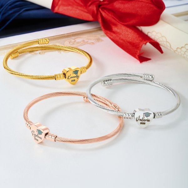 Personalised Multicolour Graduation Cap Heart Charm Bracelet with Engraved Name and Year Daily Wear Graduation Ceremony Gift for Graduates