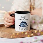 Spersonalizowany kubek ceramiczny ze zdjęciem USG Baby Is Brewing z imieniem i nazwiskiem Ogłoszenie ciąży Prezent na imprezę z okazji ujawnienia płci dla przyszłych rodziców