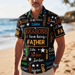 Camicia hawaiana personalizzata con nuvola di parole multicolore con 1-8 nomi e titoli Regalo di compleanno per la festa del papà, famiglia e amico
