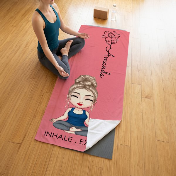Gepersonaliseerde Geboortebloem Cartoon Karakter Super Absorberende Yoga Mat Handdoek met Naam Gym Accessoires Verjaardagscadeau voor Vrouwen Yoga Lovers