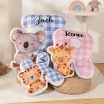Spersonalizowana poduszka w kształcie inicjału Cute Cartoon Animal Plaid Home Decor Prezent urodzinowy dla chłopców i dziewczynek