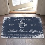 Spersonalizowana wycieraczka Welcome to Coffee z efektem rdzy z rokiem i tekstem Akcesoria do baru kawowego Prezent na otwarcie dla baristy Miłośnika Kawy