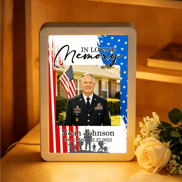 Personalizzato In Loving Memory Fallen Soldier LED Photo Frame Specchio con nome Giorno della memoria Regalo di simpatia per la famiglia dell'esercito perdita di una persona cara