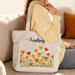 Personlig rymlig tote bag i manchester med namn och akvarell månadsblomma praktisk vardagsväska för resa och present till kvinnor