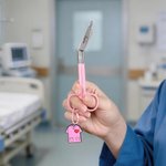 Personalisierte Krankenschwester Uniform Leichte tragbare Verbandschere mit Namen Krankenschwester Tag Graduierung Geschenk für Krankenschwestern Tierärzte Medizinstudenten