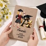 Personalizado Cartoon Graduación Nombre del personaje A5 A6 PU Cuaderno de cuero con el año y el texto Cumpleaños Regalo de graduación para los graduados