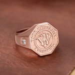 Anello personalizzato con pietre di nascita a monogramma retrò con nome inciso e nome della scuola Regalo di compleanno per laureati e compagni di classe