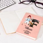 Personalizado Cartoon Graduación Nombre del personaje A5 A6 PU Cuaderno de cuero con el año y el texto Cumpleaños Regalo de graduación para los graduados