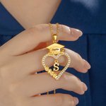 Collar Colgante Corazón de Graduación Personalizado con Inicial del Nombre y Año Delicada Joyería Regalo de Graduación para Graduados