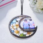 Capteur de soleil en forme de lune personnalisé avec fleur de naissance et personnages de dessin animé - Cadeau de la fête des Mères pour les femmes