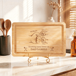Tagliere personalizzato Dad's Grill FSC Bamboo con incisione Fist Bump e nomi Regalo di compleanno per la festa del papà, per la famiglia e per l'inaugurazione della casa
