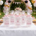 Personalisierte Graduation Cap Congrats Frosted Plastic Cups mit Namen und Jahr Set von 10 Graduation Party Favor für Absolventen
