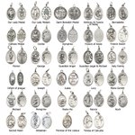 Alfiler de santo católico personalizado con inicial Joyería delicada Confirmación Recuerdo Comunión Bautizo Regalo para católicos