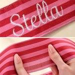 Personlig Stripe Lounge Chair Handdukshållare Band med broderad text och töjbart elastiskt band Pool Chair Saver Semestergåva för resenärer